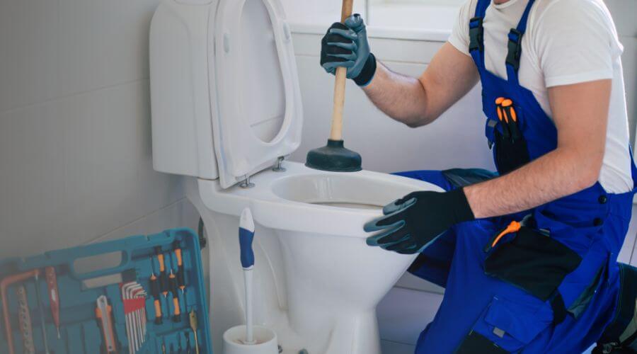Local annual plumbing maintenance in Roanoke, LA